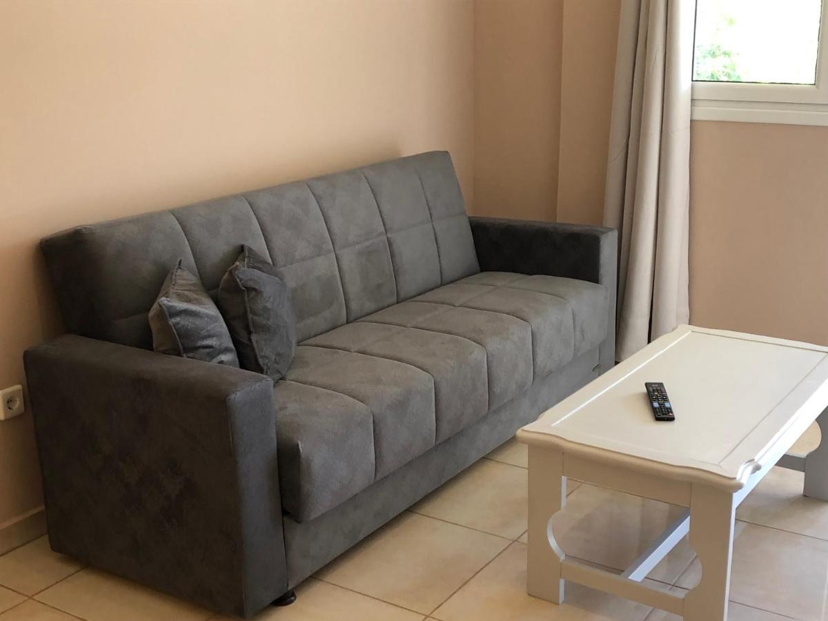 Petros Rooms & Apartments Lixouri Exterior foto