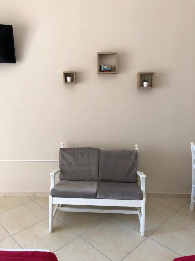 Petros Rooms & Apartments Lixouri Exterior foto